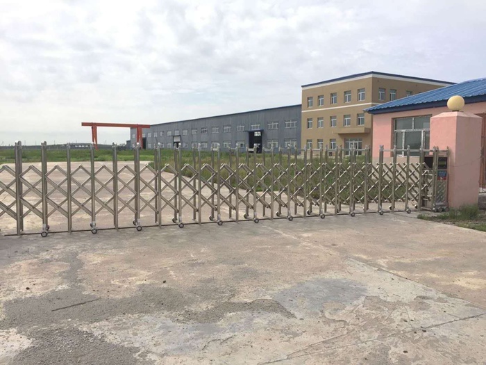 钢结构加工车间外景大门